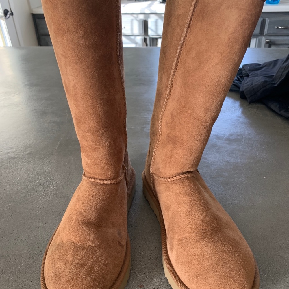 Tall Chestnut Uggs Size 6!!